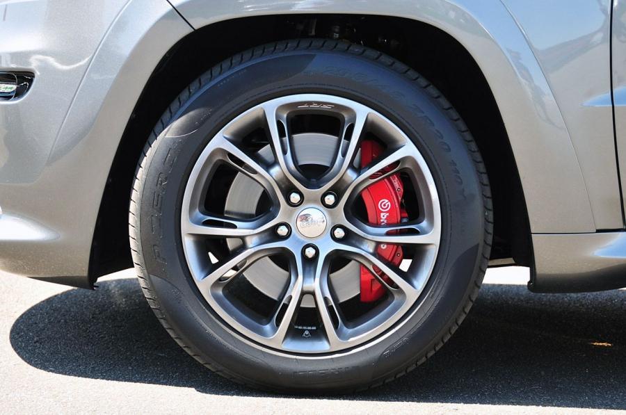  Jeep Grand Cherokee SRT8 2012 года  (фото 62 из 186)